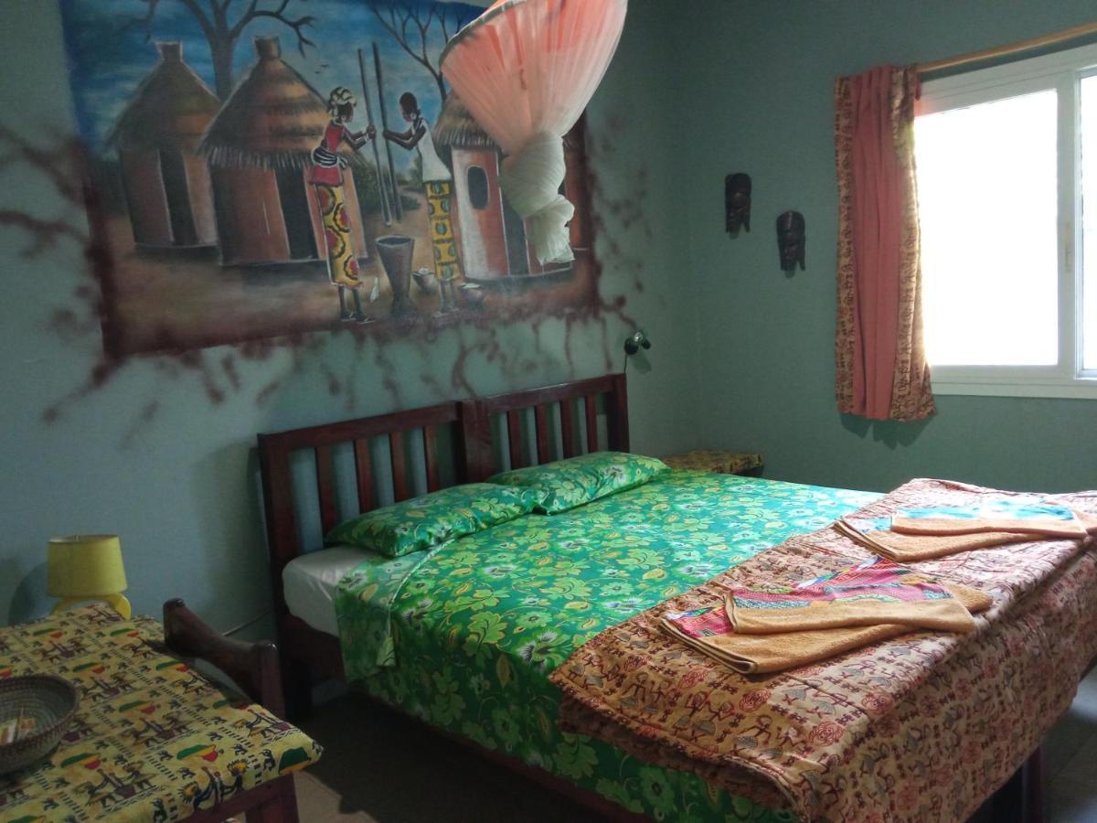 Casa Hotel Sinkiling Gambia Serrekunda Esterno foto