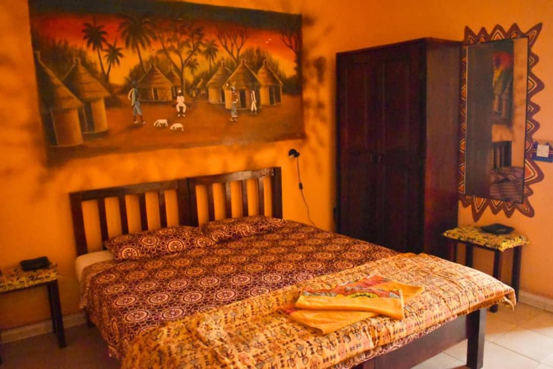 Casa Hotel Sinkiling Gambia Serrekunda Esterno foto